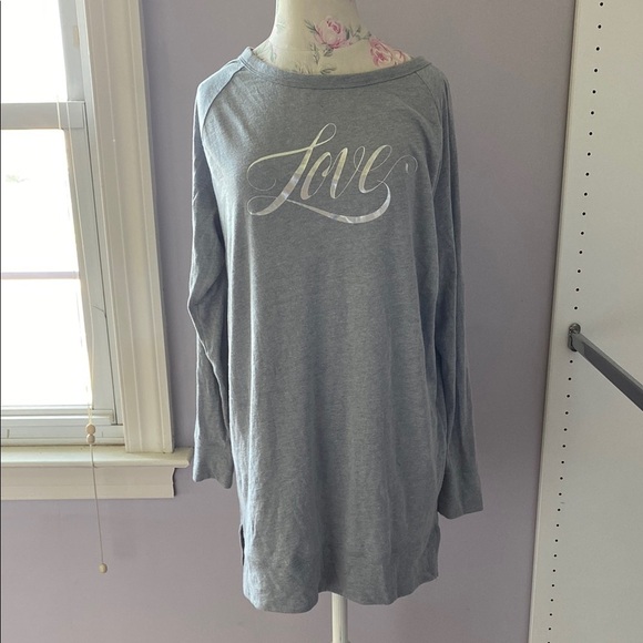 Victoria's Secret Heather Gray Love Script Pajama Top - Picture 1 of 10